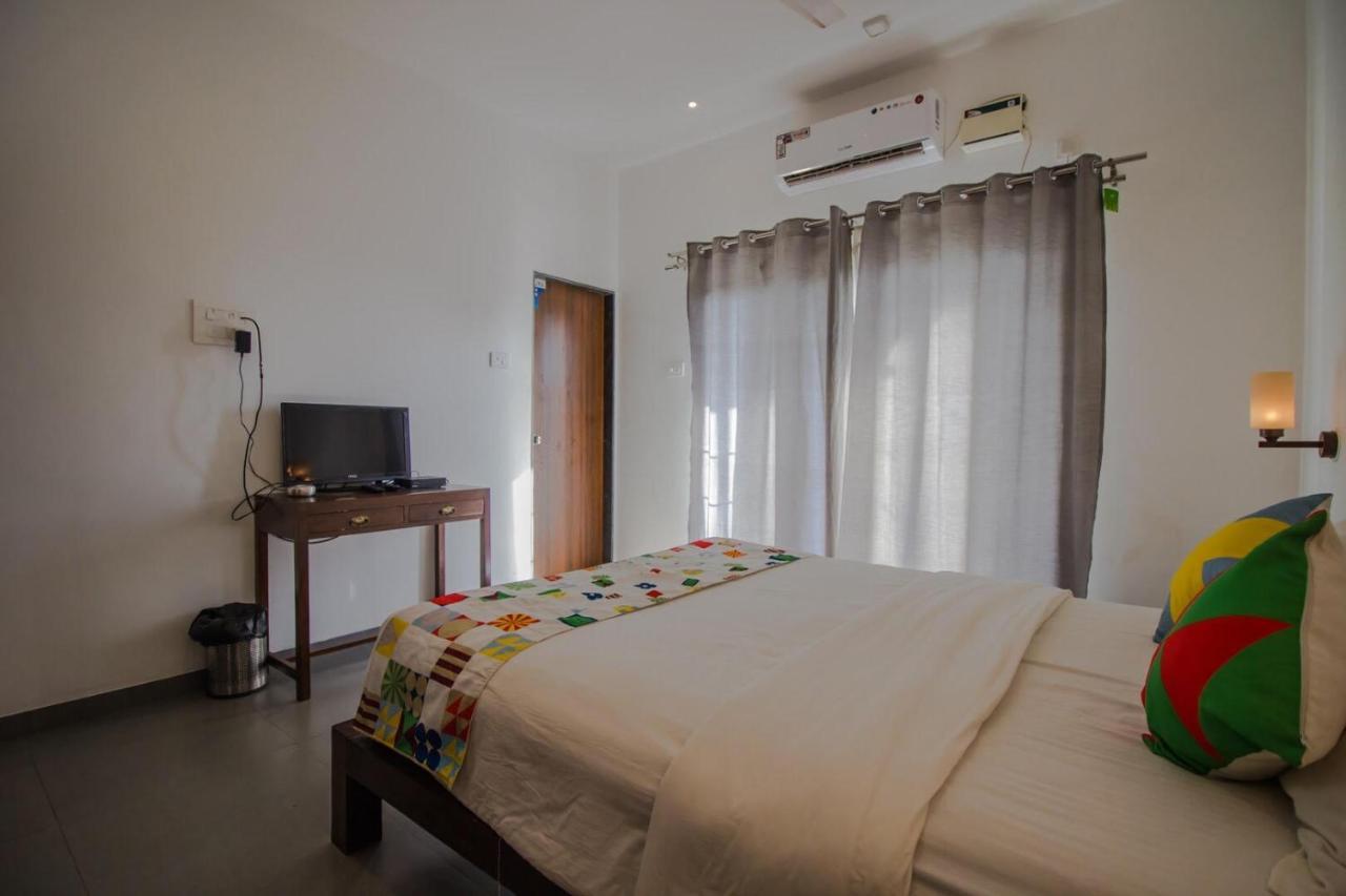 Ziba beach Morjim Exterior foto