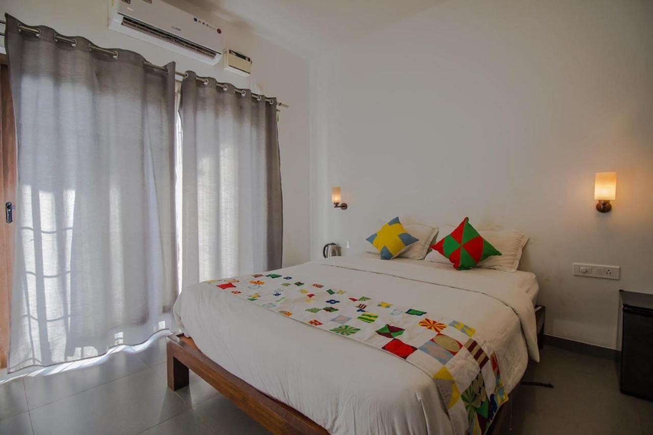 Ziba beach Morjim Exterior foto